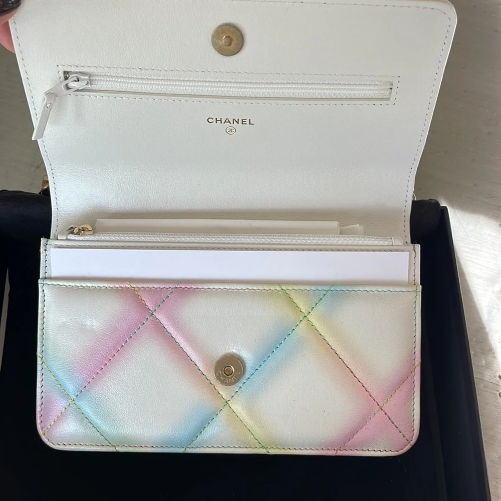 Chanel 22p rare wallet on chain crossbody bag multi color pastel white pink - Picture 7 of 11